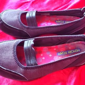 Ladies Sketchers sz9